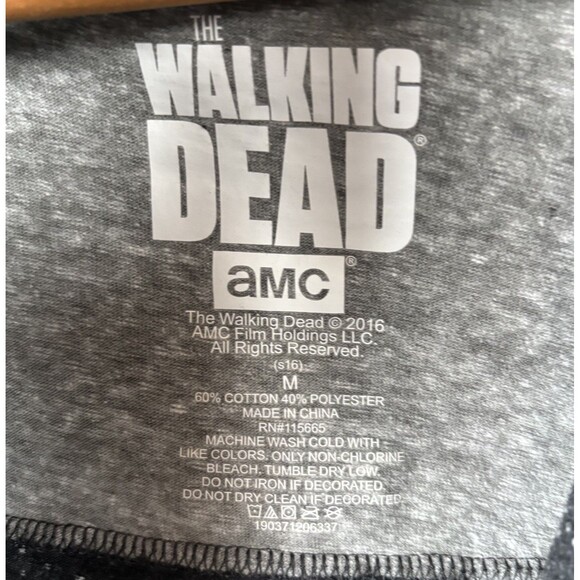 The Walking Dead AMC Long Sleeve Graphic T-Shirt Gray Black Men Medium Zombie TV - Picture 5 of 7